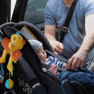 نصب کریر نوزاد به عنوان صندلی ماشین کودک